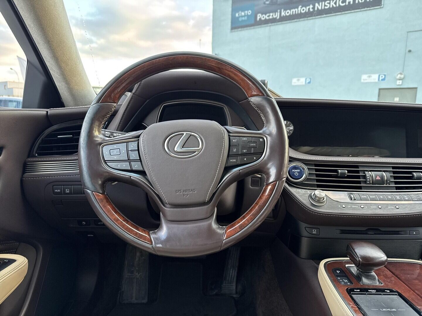 Lexus LS